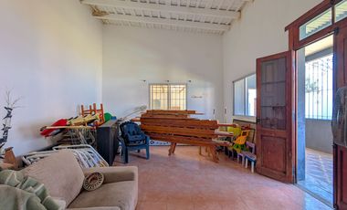 AMPLIA CASA-GARAGE-PARRILLERO-PISCINA