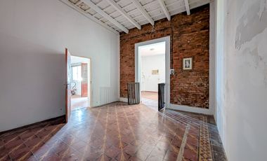 AMPLIA CASA-GARAGE-PARRILLERO-PISCINA