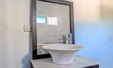 AMPLIA CASA-GARAGE-PARRILLERO-PISCINA