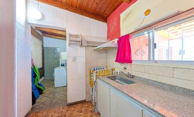 AMPLIA CASA-GARAGE-PARRILLERO-PISCINA