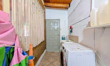 AMPLIA CASA-GARAGE-PARRILLERO-PISCINA