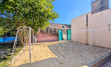 AMPLIA CASA-GARAGE-PARRILLERO-PISCINA