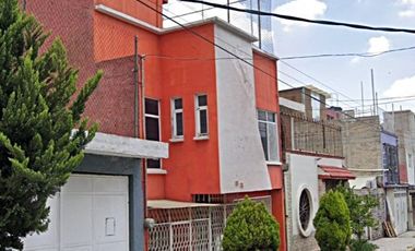 CASA EN VALLE DE ARAGON (A 500 metros del metro Muzquiz)