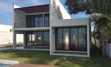 CASA EN RENTA EN CIUDAD DEL CARMEN. PLAYA BAHAMITAS