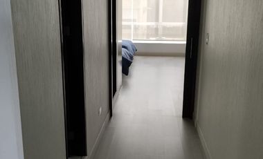 ARRIENDO HERMOSO APTO AMOBLADO CHICO RESERVADO