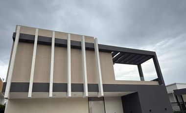 LUJOSA CASA EN VENTA, CONJUNTO HACIENDA CLUB