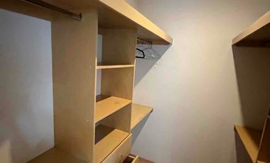 EN RENTA DEPARTAMENTO AMUEBLADO MODERNO ALTOZANO
