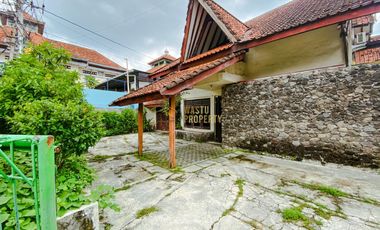 RUMAH 2 LANTAI TANAH LUAS, STRATEGIS, HANYA 4 MENIT DARI MALL MALIOBORO