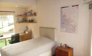 MODERNA CASA EN LA MOLINA DE 700 M2 CON 5 HABIT CON BAÑO, 3 ESTAC, $ 880,000