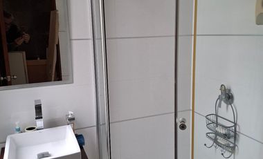 MODERNA CASA EN LA MOLINA DE 700 M2 CON 5 HABIT CON BAÑO, 3 ESTAC, $ 880,000