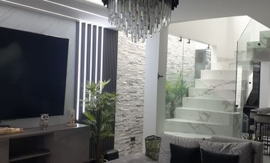 Alquiler de casa en Urb. Punta Esmeralda, via a la Costa Guayaquil