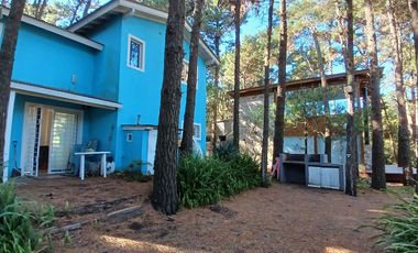 Casa en Venta - 3 Dormitorios + gran parque arbolado - Ranqueles entre Mansilla y Av. del Plata - Mar de las Pamp