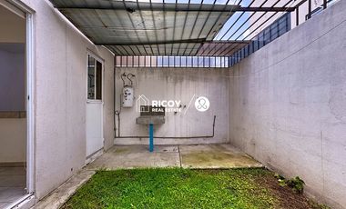 Casa de 2 pisos y 2 recámaras en La Estancia