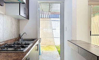 Casa de 2 pisos y 2 recámaras en La Estancia