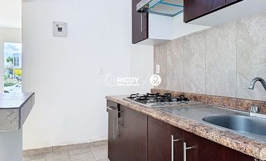 Casa de 2 pisos y 2 recámaras en La Estancia