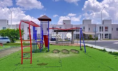 Casa de 2 pisos y 2 recámaras en La Estancia