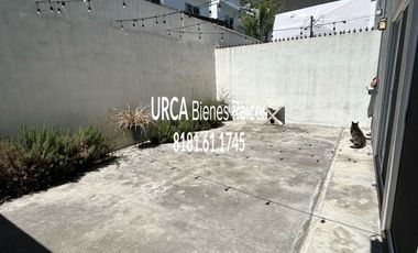 Casa en Venta en Fraccionamiento La Perla en Monterrey, Nuevo León