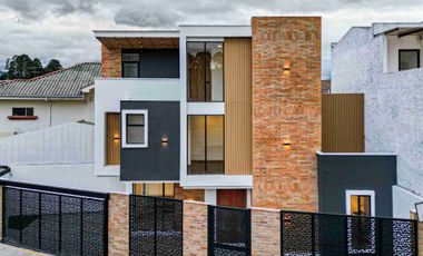 Vendo casa  sector Tres puentes - 3 DORMOTORIOS CUENCA ECUADOR