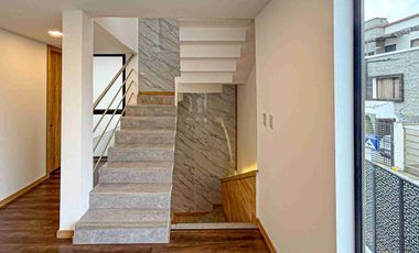 Vendo casa  sector Tres puentes - 3 DORMOTORIOS CUENCA ECUADOR