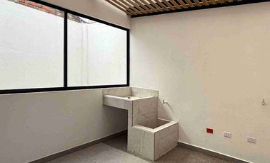 Vendo casa  sector Tres puentes - 3 DORMOTORIOS CUENCA ECUADOR