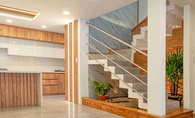 Vendo casa  sector Tres puentes - 3 DORMOTORIOS CUENCA ECUADOR