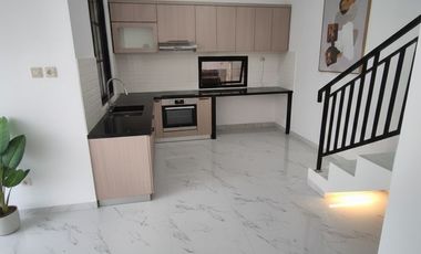 Rumah 2 Lantai Strategis dan Terjangkau, SHM Bebas Banjir 7 menit ke LRT Harjamukti Depok