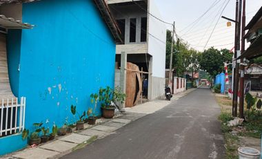 Rumah 2 Lantai Strategis dan Terjangkau, SHM Bebas Banjir 7 menit ke LRT Harjamukti Depok