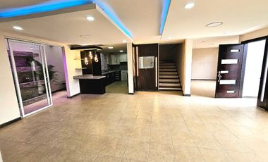 Casa por estrenar en San Juan Loma – 4 dormitorios, doble acceso privado.