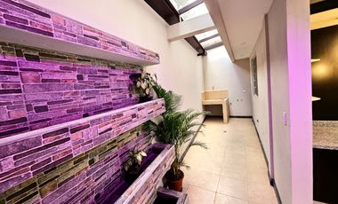 Casa por estrenar en San Juan Loma – 4 dormitorios, doble acceso privado.