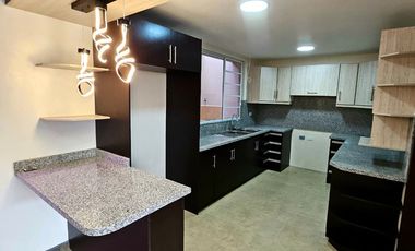 Casa por estrenar en San Juan Loma – 4 dormitorios, doble acceso privado.