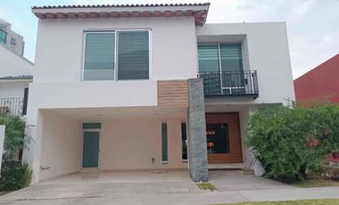 Casa en venta en Puerta Paraíso, Vía Atlixcáyotl San Andrés Cholula Puebla, 3 recámaras