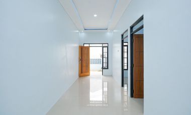 Rumah 16 Menit ke Mall Paradise Walk Serpong Dibantu KPR J-37095