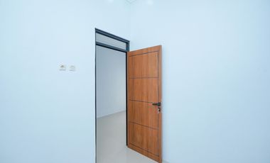 Rumah 16 Menit ke Mall Paradise Walk Serpong Dibantu KPR J-37095