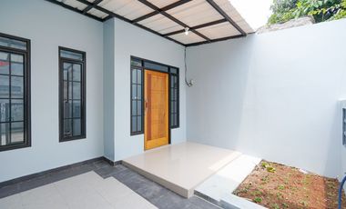 Rumah 16 Menit ke Mall Paradise Walk Serpong Dibantu KPR J-37095