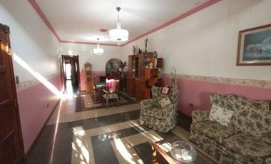 Exclusiva propiedad en el barrio de Villa Club