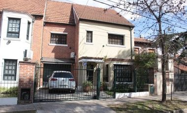 Casa triplex en el centro de Hurlingham