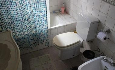 Casa triplex en el centro de Hurlingham