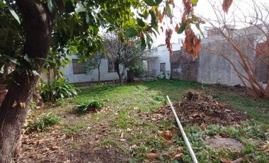 NUEVO VALOR A RECICLAR . Casa en Villa Club con parque