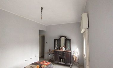 NUEVO VALOR A RECICLAR . Casa en Villa Club con parque