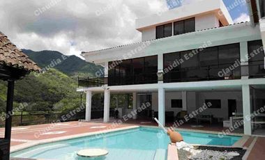 CASA PARA LA VENTA