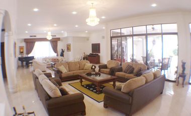 Alquiler Casa Mansión en Samborondón Primeros Kms - 4 dormitorios - Renta - C093