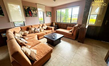 Venta casa dentro de conjunto Cotacachi, Imbabura, Ecuador