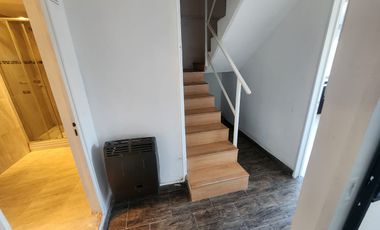 Vendo duplex en Barrio Roca 3 dormitorios,dos baños ,balcon y terraza