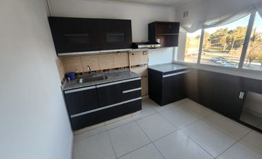Vendo duplex en Barrio Roca 3 dormitorios,dos baños ,balcon y terraza