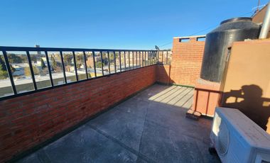 Vendo duplex en Barrio Roca 3 dormitorios,dos baños ,balcon y terraza