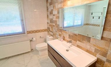 SE ARRIENDA MAGNIFICA PARCELA CON CASA DE 700MT2 EN CONSOMINIO LA AURORA DE CURACAVI