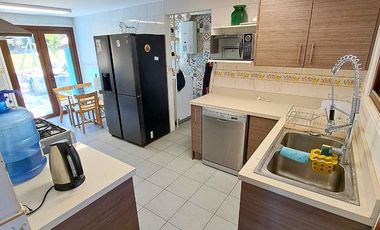 SE ARRIENDA MAGNIFICA PARCELA CON CASA DE 700MT2 EN CONSOMINIO LA AURORA DE CURACAVI