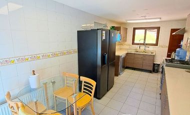 SE ARRIENDA MAGNIFICA PARCELA CON CASA DE 700MT2 EN CONSOMINIO LA AURORA DE CURACAVI