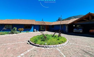 SE ARRIENDA MAGNIFICA PARCELA CON CASA DE 700MT2 EN CONSOMINIO LA AURORA DE CURACAVI