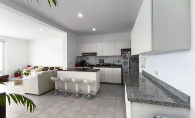 VENTA DE EXCLUSIVA CASA DE PLAYA EN EL CONDOMINIO LAGUNA BEACH - CERRO AZUL